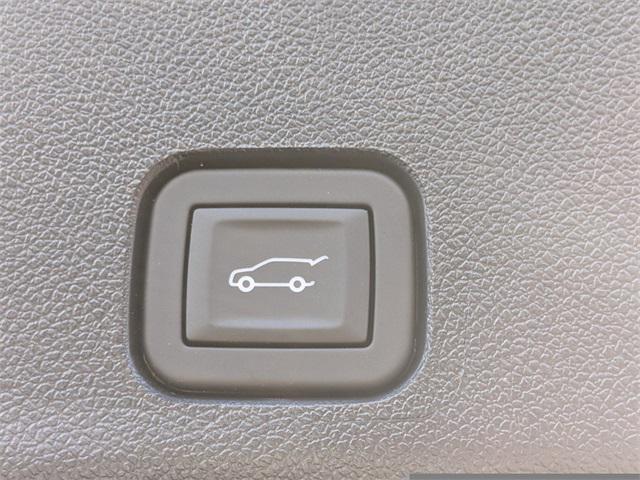 new 2025 Chevrolet Traverse car, priced at $43,483