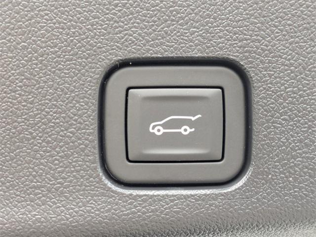 new 2025 Chevrolet Traverse car, priced at $46,034