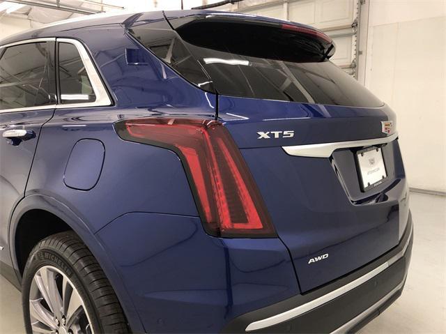 new 2025 Cadillac XT5 car, priced at $59,080