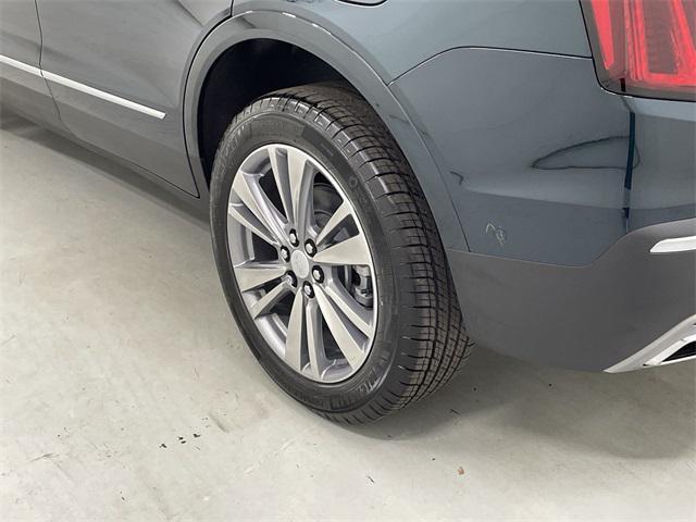 new 2025 Cadillac XT5 car, priced at $55,789