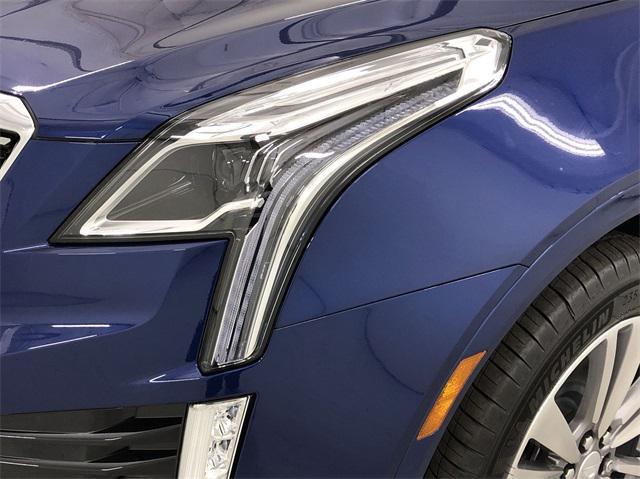 new 2025 Cadillac XT5 car, priced at $60,080