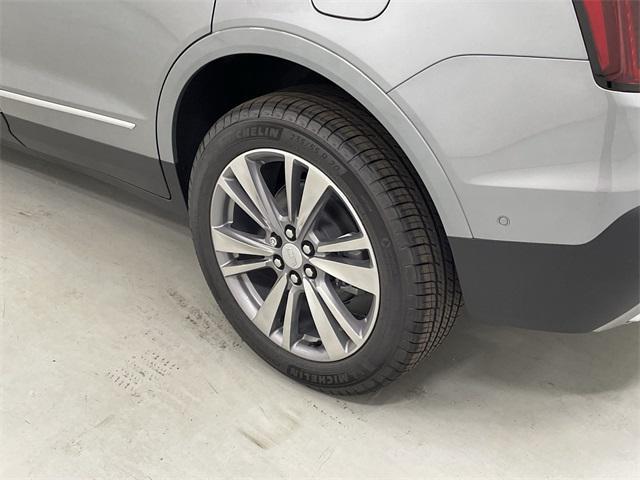 new 2025 Cadillac XT5 car, priced at $59,055