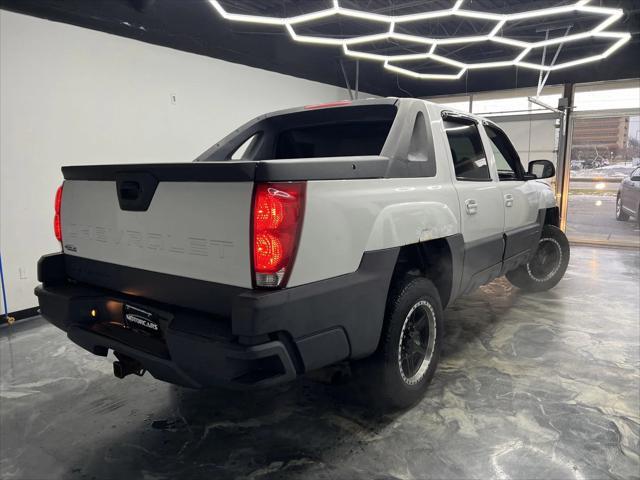 used 2003 Chevrolet Avalanche car, priced at $9,900