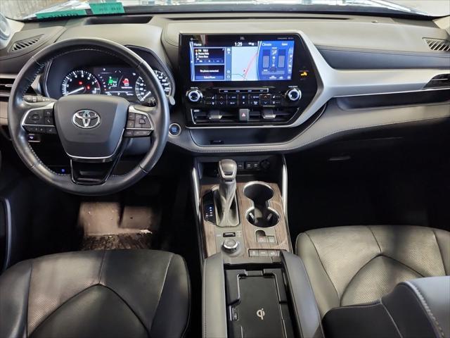 used 2021 Toyota Highlander car, priced at $38,500