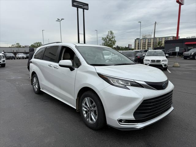 used 2022 Toyota Sienna car, priced at $39,900
