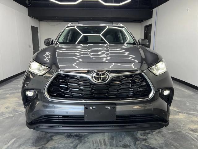 used 2023 Toyota Highlander car, priced at $43,900