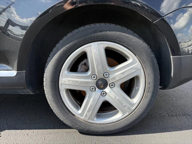 used 2004 Volkswagen Touareg car, priced at $4,500