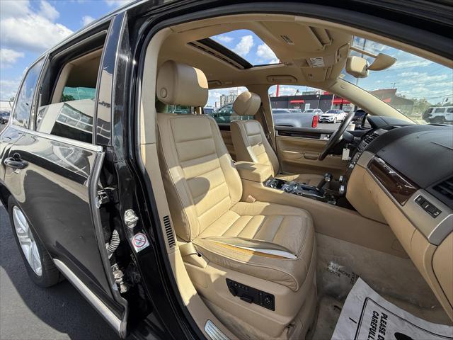 used 2004 Volkswagen Touareg car, priced at $4,500