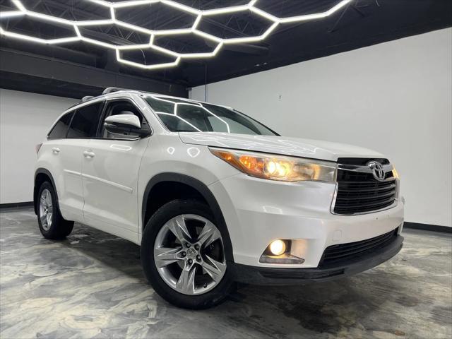 used 2015 Toyota Highlander car, priced at $14,900