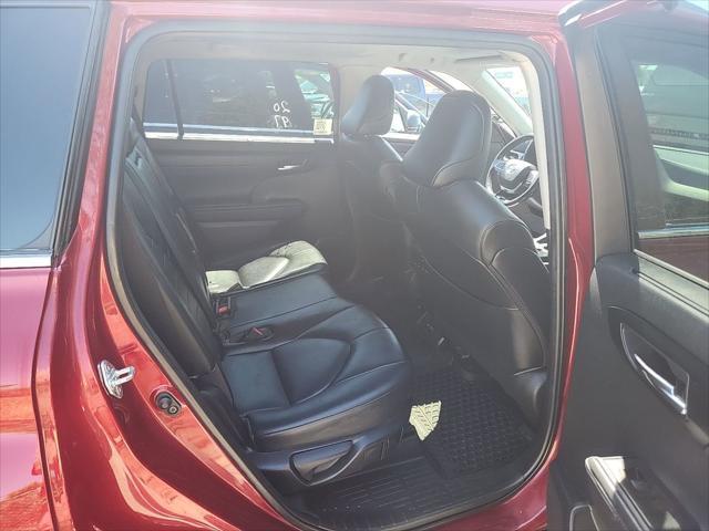 used 2020 Toyota Highlander car, priced at $31,900