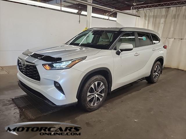 used 2023 Toyota Highlander car, priced at $40,900