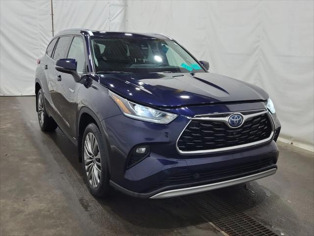 used 2021 Toyota Highlander Hybrid car, priced at $41,900