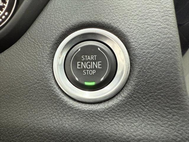 used 2023 Cadillac XT4 car, priced at $28,900