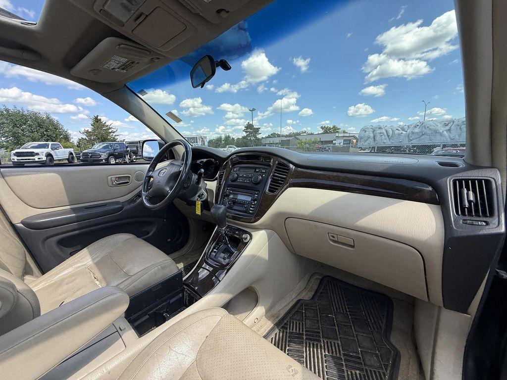 used 2003 Toyota Highlander car, priced at $4,700