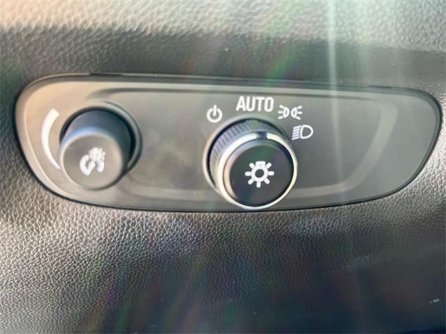 used 2023 Chevrolet Traverse car, priced at $31,511