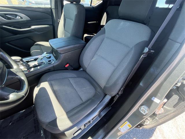 used 2023 Chevrolet Traverse car, priced at $31,511