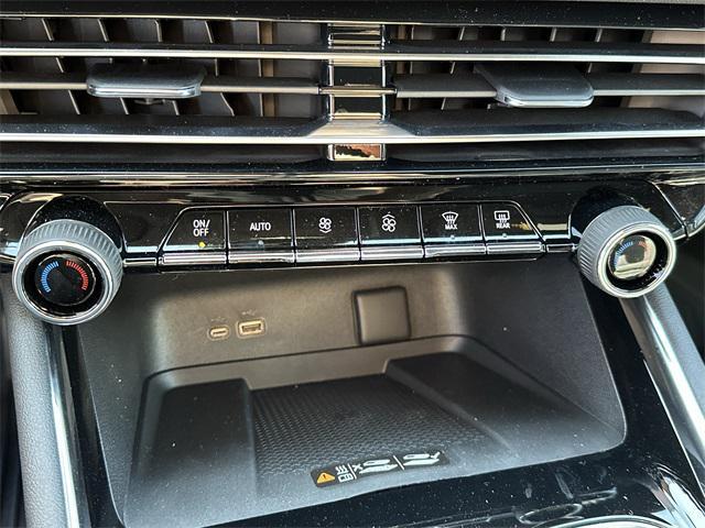 new 2025 Chevrolet Traverse car, priced at $46,296