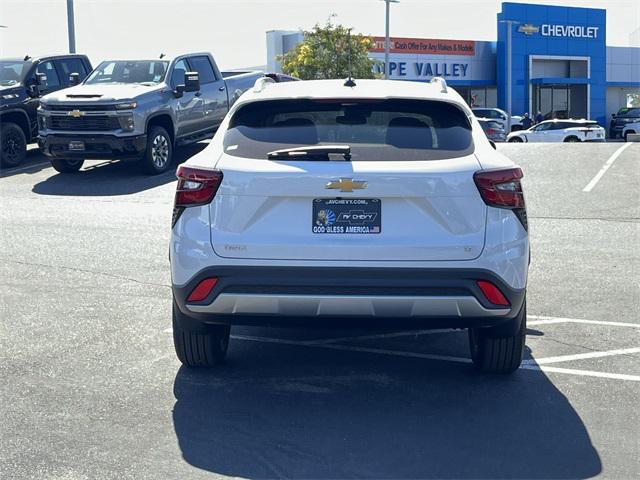 new 2025 Chevrolet Trax car, priced at $24,255