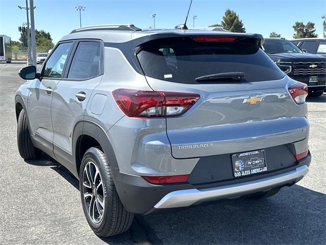 new 2025 Chevrolet TrailBlazer car, priced at $28,316