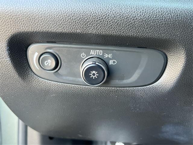 used 2023 Chevrolet Traverse car, priced at $28,811