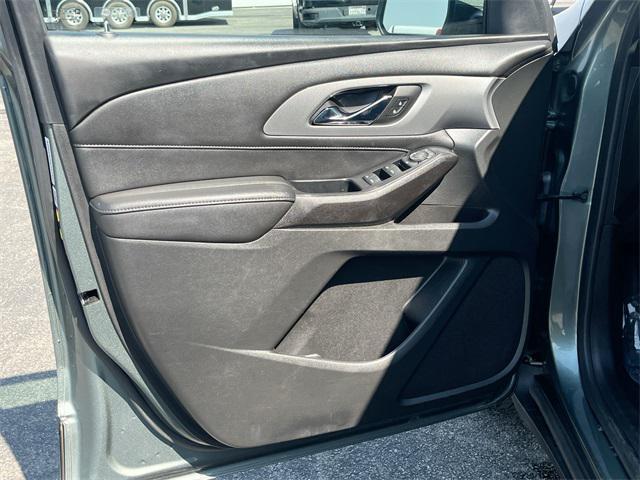 used 2023 Chevrolet Traverse car, priced at $28,811