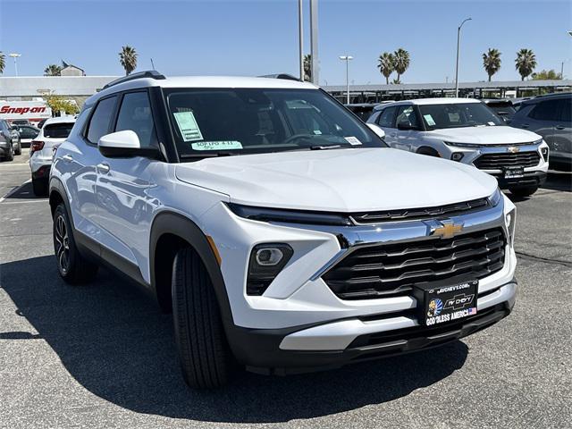 new 2025 Chevrolet TrailBlazer car, priced at $28,316
