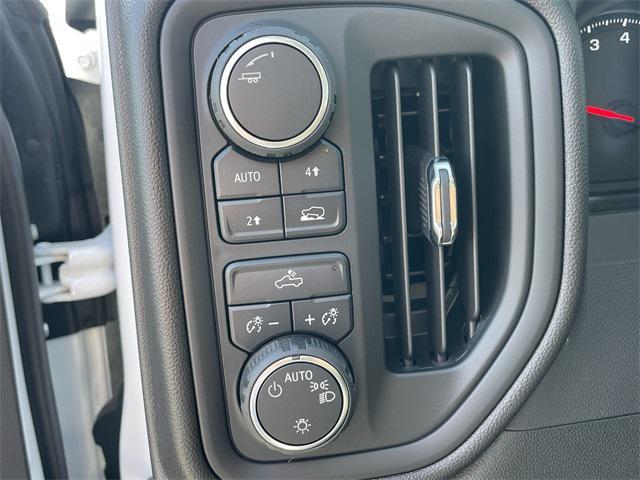 new 2025 Chevrolet Silverado 1500 car, priced at $41,386