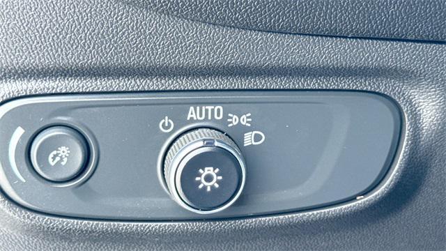 used 2024 Chevrolet Equinox car, priced at $20,911