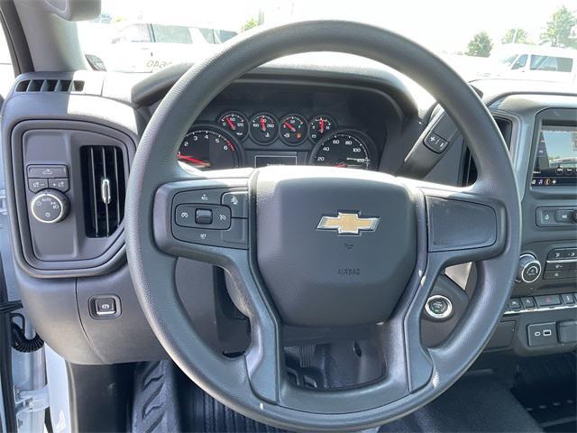new 2025 Chevrolet Silverado 1500 car, priced at $31,595
