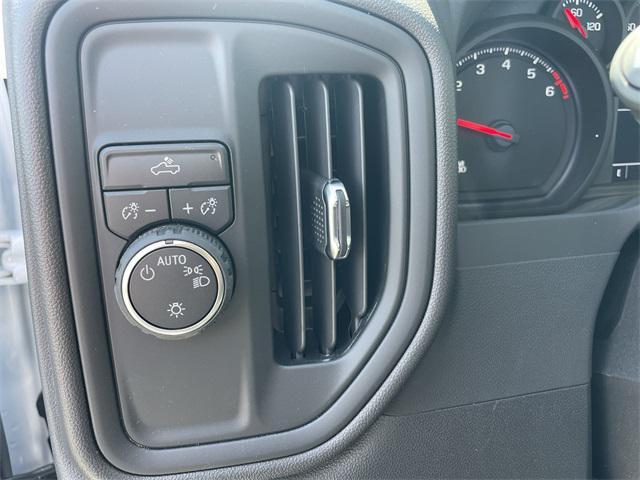 new 2025 Chevrolet Silverado 1500 car, priced at $31,595