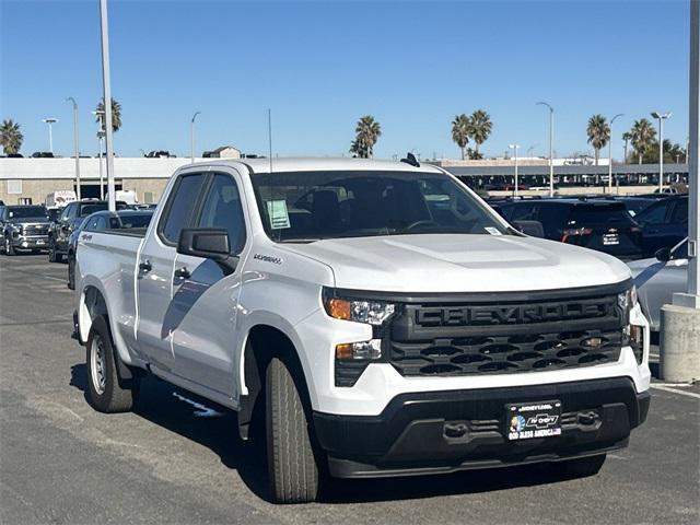 new 2025 Chevrolet Silverado 1500 car, priced at $43,016