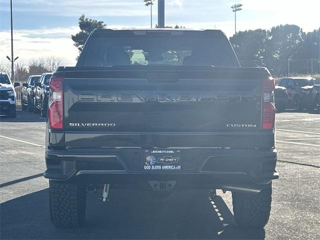 new 2025 Chevrolet Silverado 1500 car, priced at $48,076