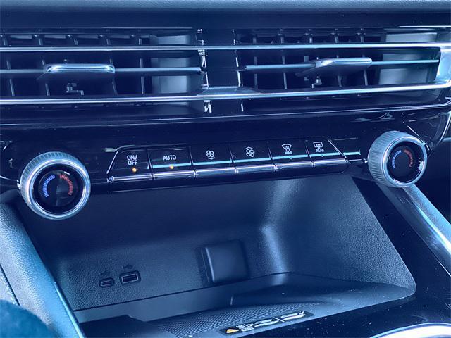 new 2026 Chevrolet Traverse car, priced at $42,380