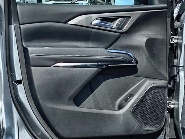 new 2026 Chevrolet Traverse car, priced at $42,380