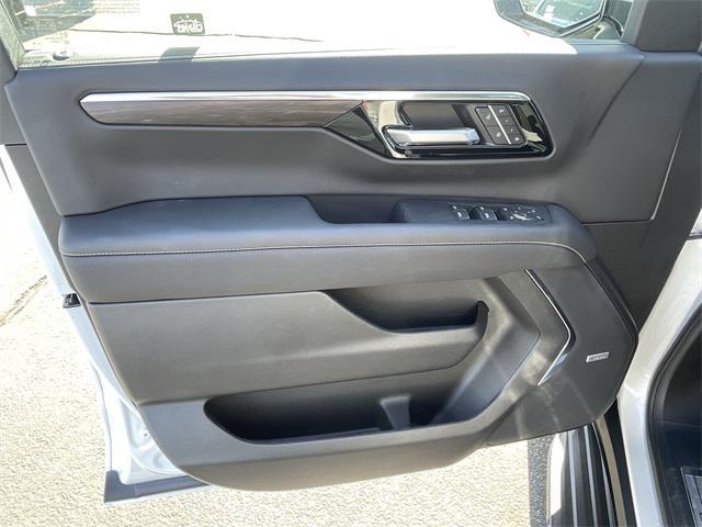 new 2025 Chevrolet Suburban car, priced at $76,781