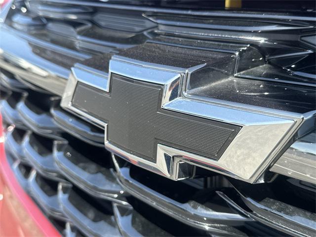 new 2025 Chevrolet Trax car, priced at $23,956