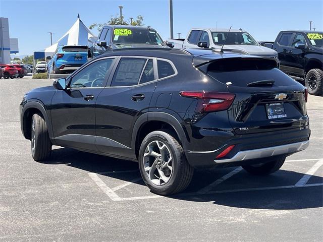 new 2025 Chevrolet Trax car, priced at $24,875