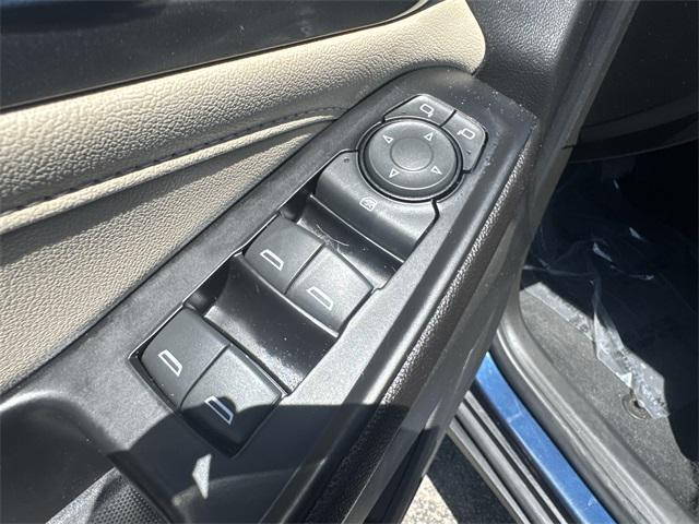 used 2023 Chevrolet Traverse car, priced at $29,911