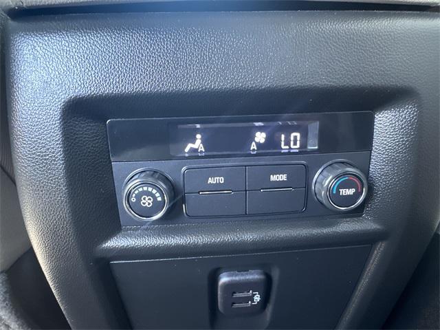 used 2023 Chevrolet Traverse car, priced at $29,911