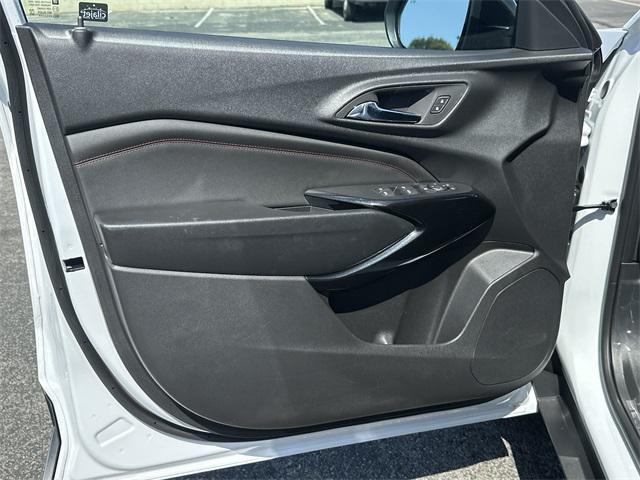 new 2025 Chevrolet Trax car, priced at $27,251