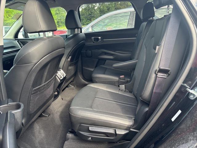 used 2024 Kia Sorento car, priced at $37,393