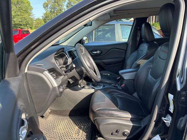 used 2015 Jeep Cherokee car, priced at $12,977