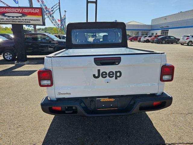 new 2024 Jeep Gladiator car, priced at $35,734