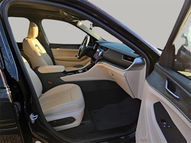 used 2025 Jeep Grand Cherokee L car, priced at $41,886