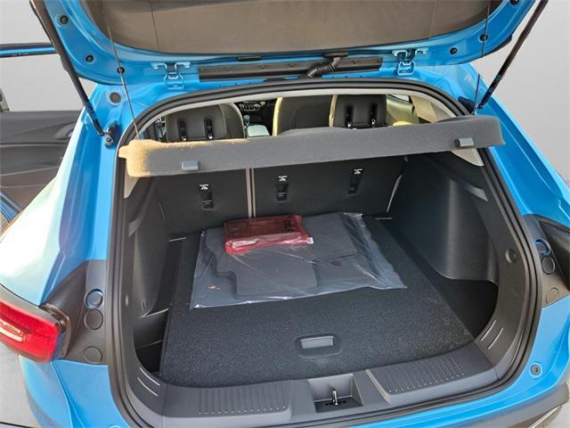 new 2025 Chevrolet Trax car, priced at $26,290