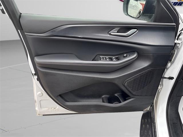 used 2023 Jeep Grand Cherokee car, priced at $24,521