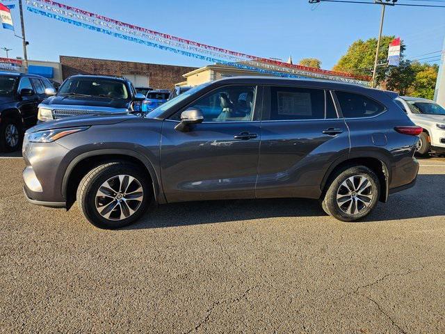 used 2023 Toyota Highlander car, priced at $37,977