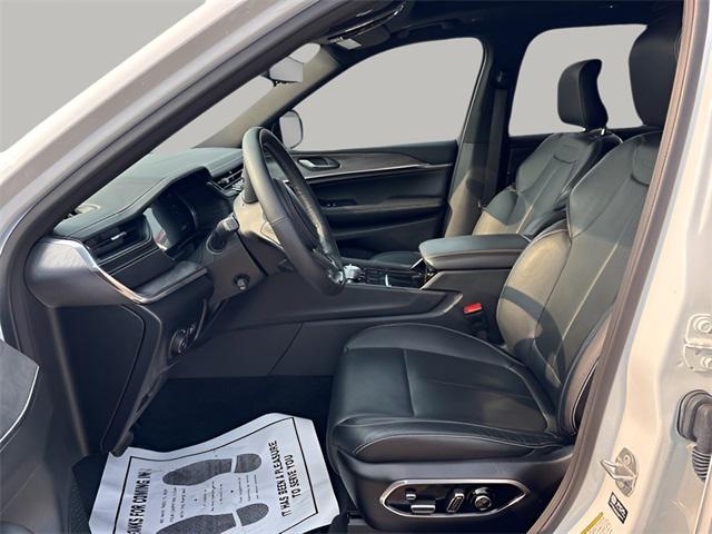 used 2025 Jeep Grand Cherokee L car, priced at $48,577