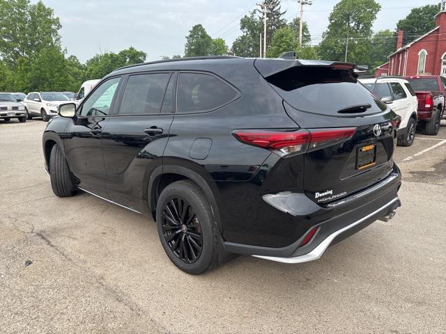 used 2023 Toyota Highlander car, priced at $43,877