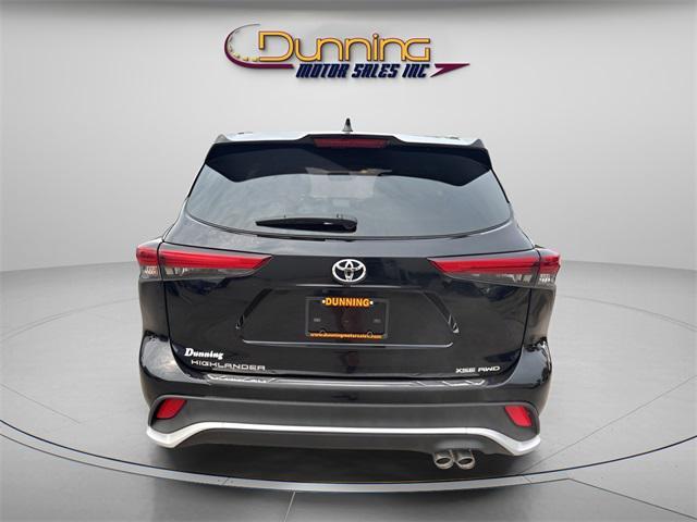 used 2023 Toyota Highlander car, priced at $43,877